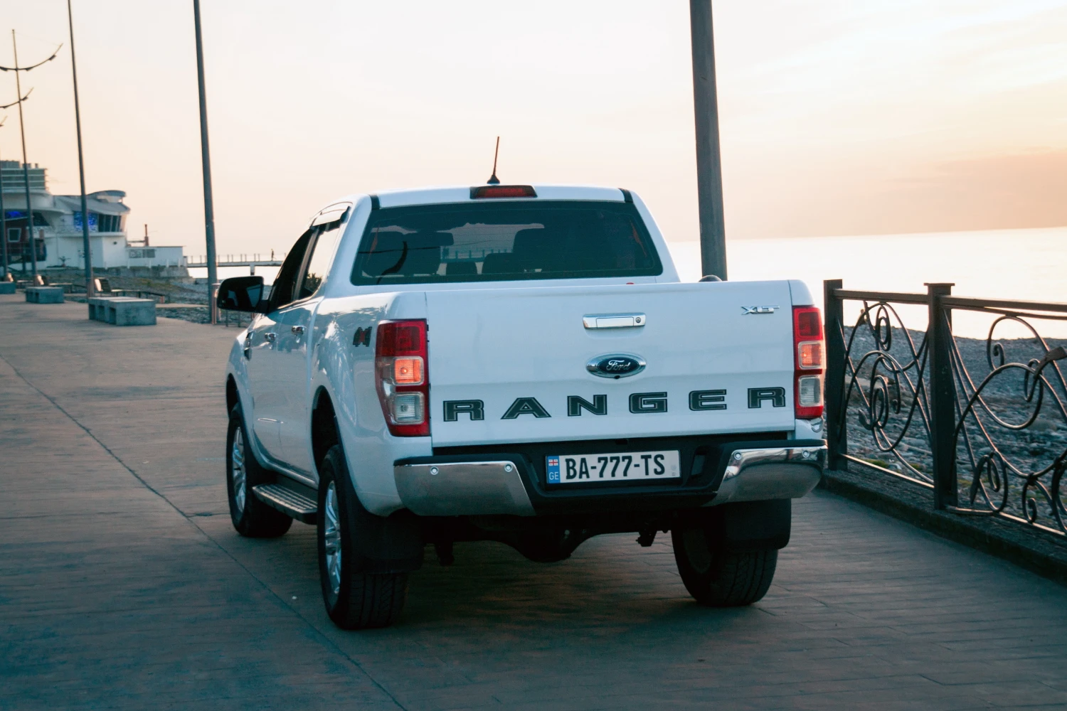 trash bin for Ford Ranger